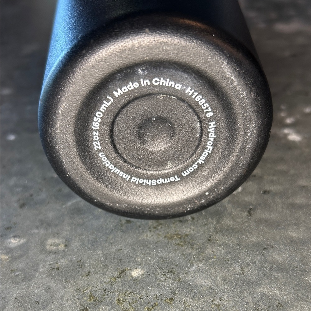 Hydro Flask Matte Black Tumbler with Silver Rim - Picture 4 of 6